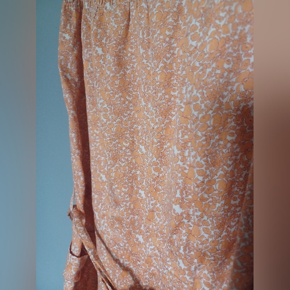 ⚡️SALE⚡️Orange Floral Sleeveless Romper/Tube Top Romper, Size 40 - Picture 2 of 4